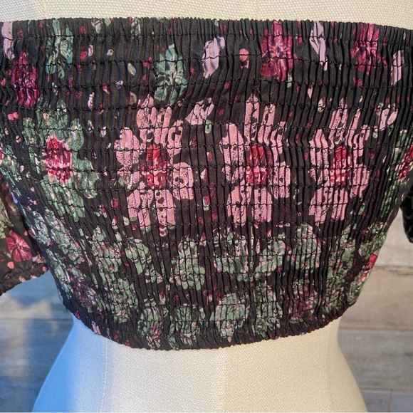 BNWT‎ Zara women’s floral  puffed sleeve cropped top in size x-small - Picture 9 of 12